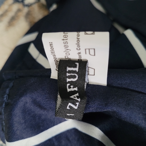 Zaful Navy Blue and White Romper Size 6 - Picture 11 of 11